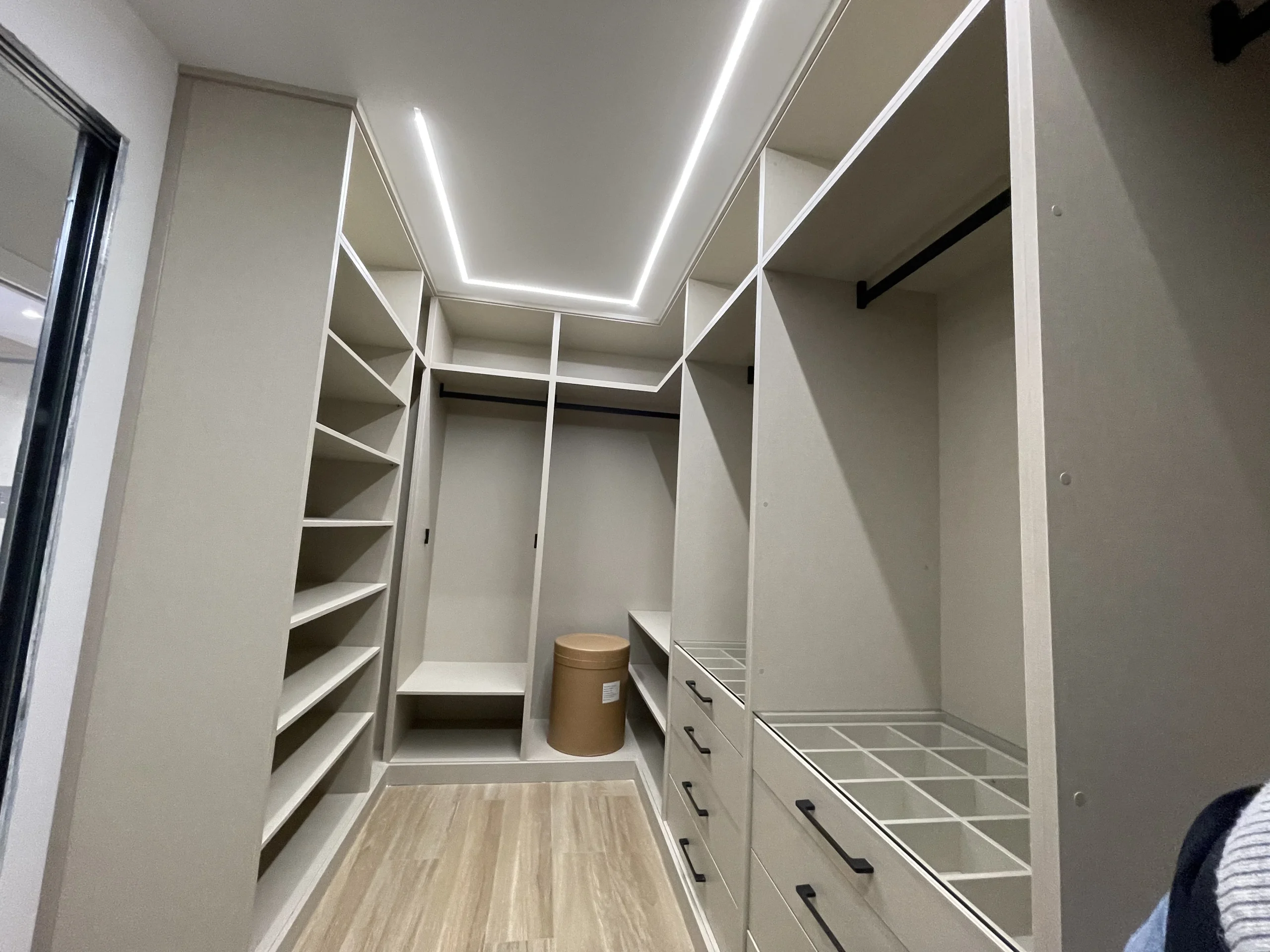 Vestidor Piso Reformado Socrates 25